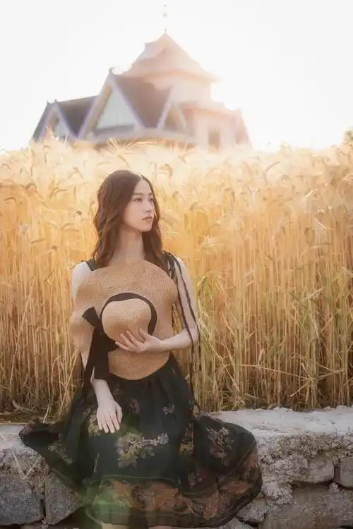 适合单人拍照的9种姿势,简约不做作,拍出各种美