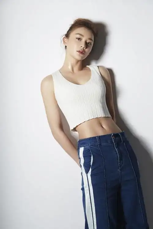 励志人物袁姗姗健身励志惊艳马甲线