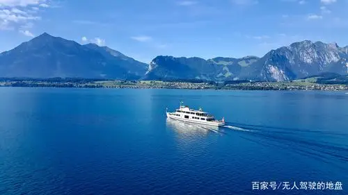湖上游船可以把你送到因特拉肯,施皮茨