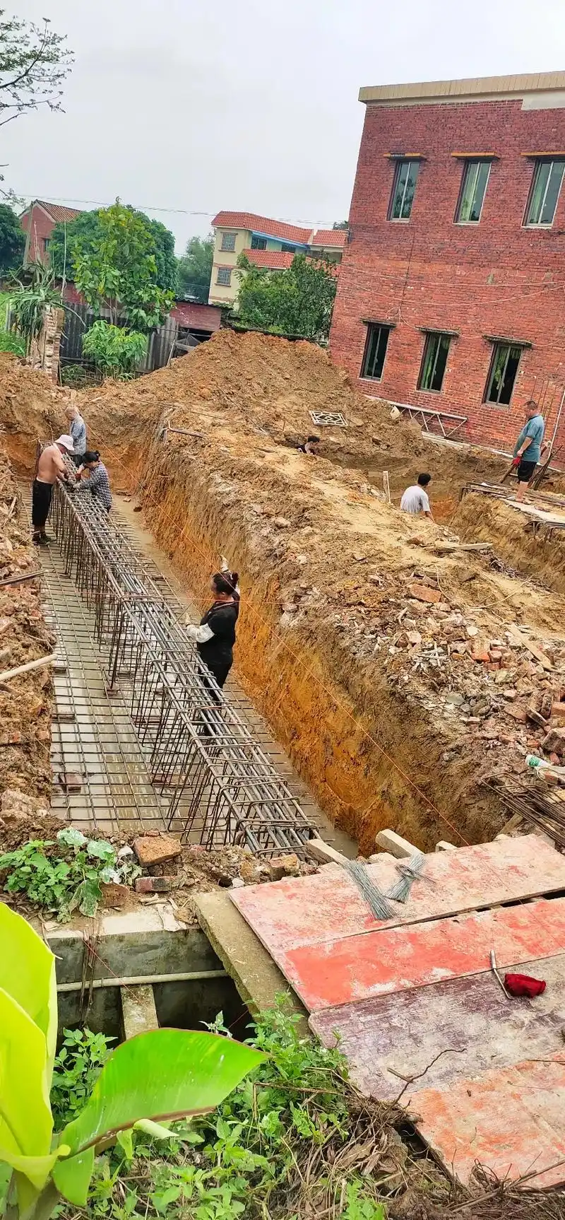 自建房框架结构,五层半,采用条形基础!#自建房框架结构 #施 - 抖音