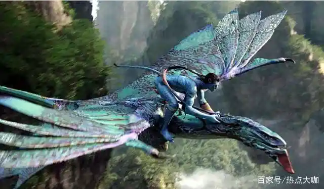 包括里面也存在像《阿凡达》里可以载人飞翔的飞龙,和大量的魔幻森林