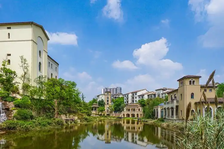 成都麓山国际 麓镇外拍