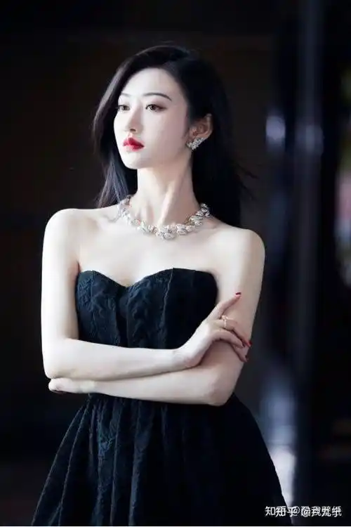 上海丽质卢九宁医生讲肩部美学:如何拥有性感的直角肩?