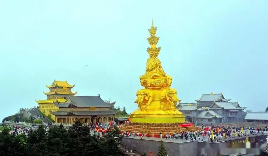 《成都行》云雾缭绕的峨嵋山金顶_峨眉山_云海_游客