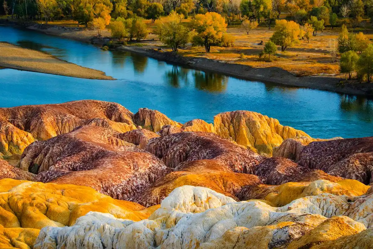 奇遇那拉提#新疆是一个美丽多彩的地方,其中有许多风景名胜,吸引了