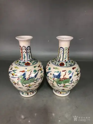 华夏古玩城 瓷器 其它 > 明代成化红胎斗彩麒麟瓶