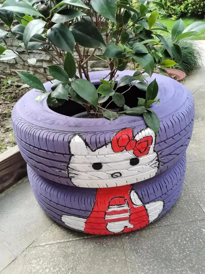 换下两个旧轮胎,亲自动手绘画一翻,hello kitty 凯 - 抖音