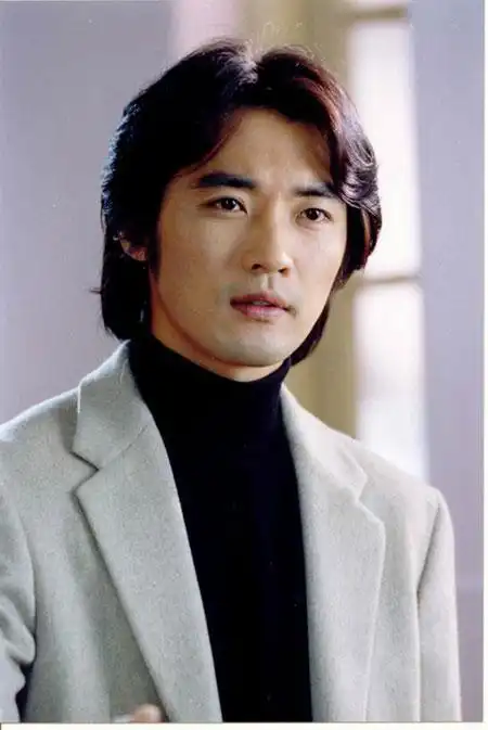 安在旭在美度假突发疾病 5小时手术脱离危险