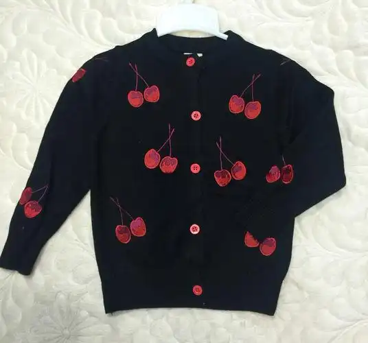 外贸原单女童毛衣开衫 兔绒混纺面料 柔软舒适 刺绣樱桃图案