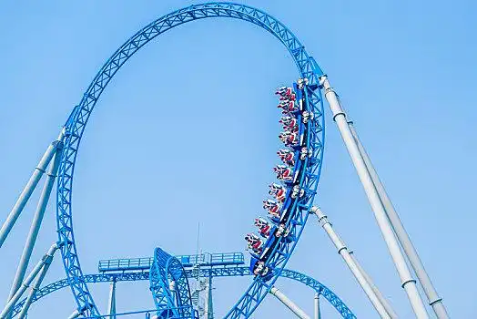 游乐园过山车