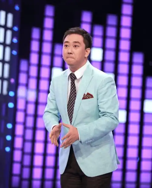 脱口秀一哥王自健的毁灭史,和他背后的凶悍女人_相声_工作_方式