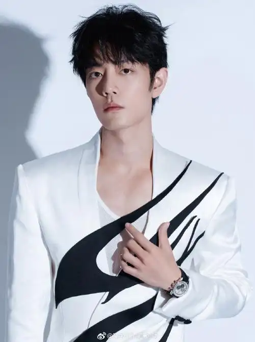 zenith icons典藏系列#  -  代言人@x玖少年团肖战daytoy佩戴古董