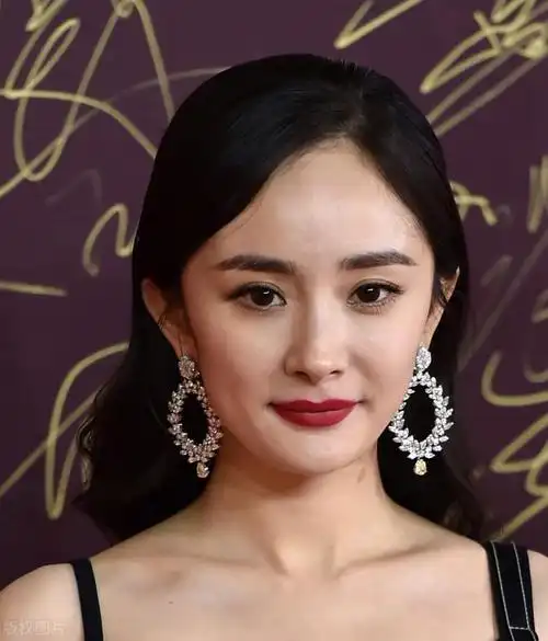 杨幂:筷子腿和白狐狸脸_网易订阅