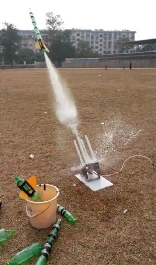 自制水火箭发射器的简单制作方法图解步骤