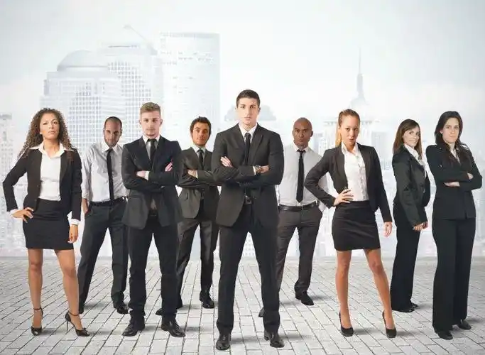 一群商业精英的合影