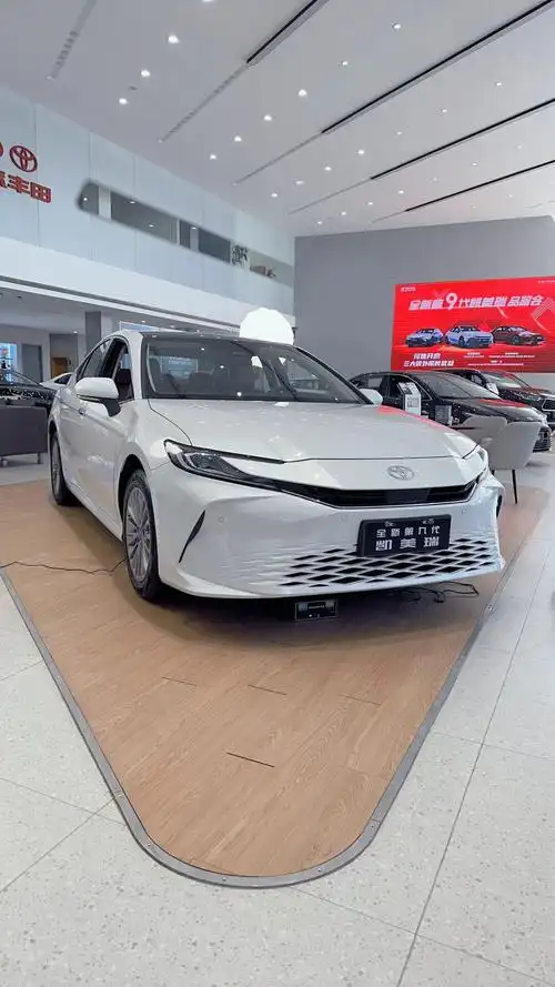 第九代凯美瑞是广汽丰田汽车有限公司推出的第五代智能电混双擎首款b