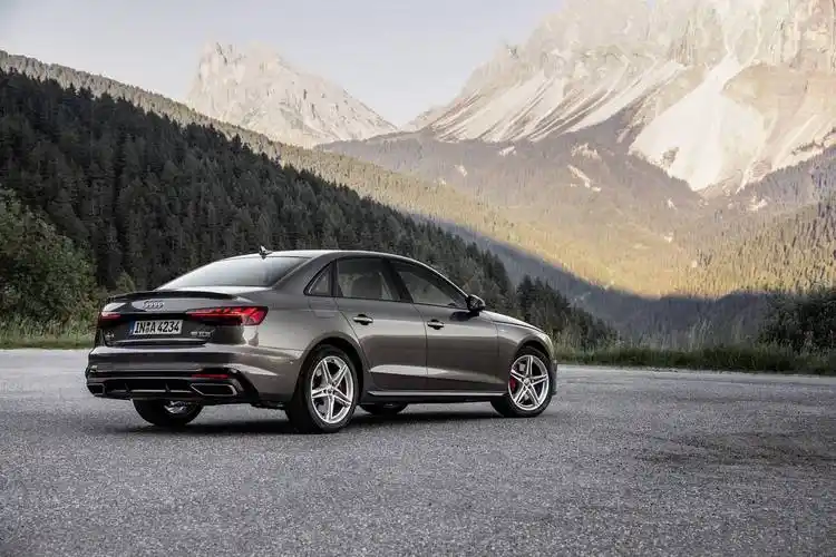 奥迪a4壁纸 奥迪a4图片壁纸