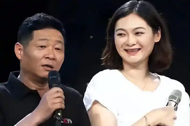 演员赵亮:娶小15岁模特妻子,低调养鸡14年,带领300户农民脱贫__财经