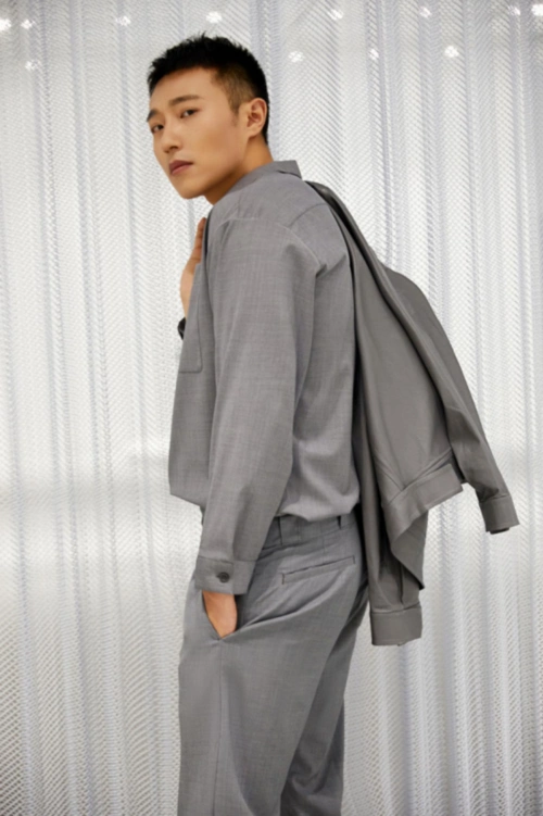 帅出新高度演员圈的男超模王森演绎时尚平面大片