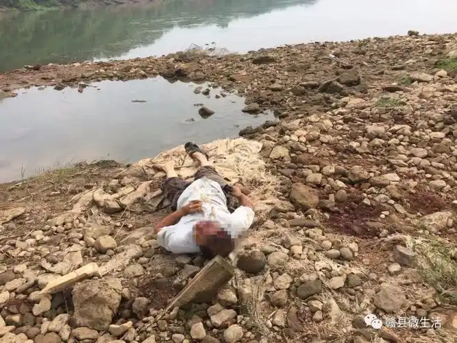 赣县梅林大桥一男子跳桥身亡!