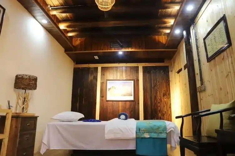 松桃苗药康养堂秋季宜养生快来苗医馆打卡吧