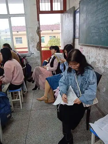 黄茅洲中心校为有序推进新课改迎来"贵宾"