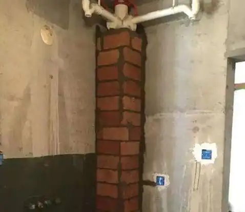 我们在买房子的时候,首先就会注意在卫生间里面的那条很粗的下水管,看