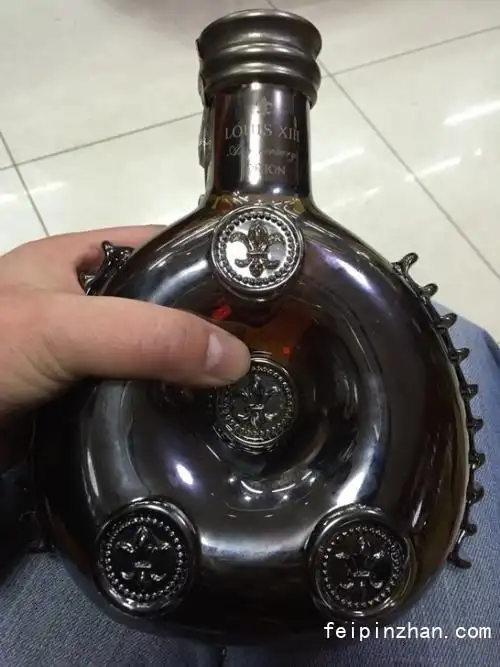 路易十三黑珍珠洋酒现在回收价格值多少钱