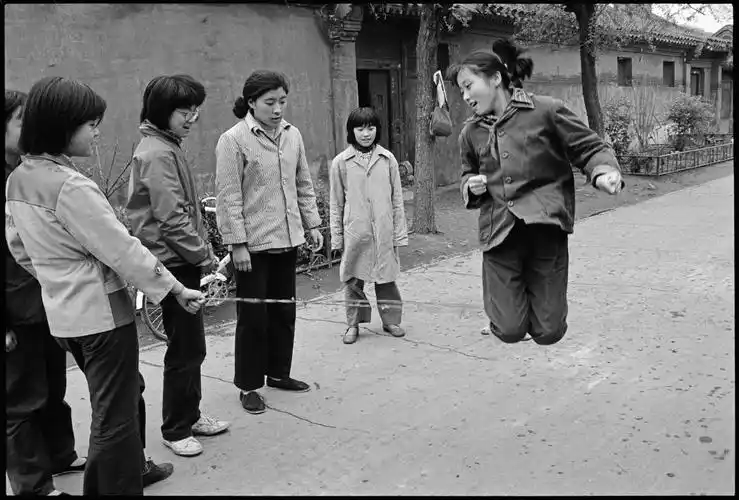 "我拍的人物在画面里就像乐谱上跳跃的音符一样.