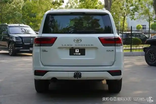 最新款丰田lc300酷路泽35tt一降再降价格已触底最新售价只需80多万