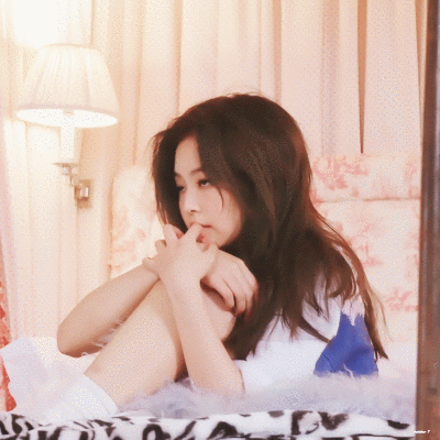 金智妮 jennie 动图 cr.·柒号时光机