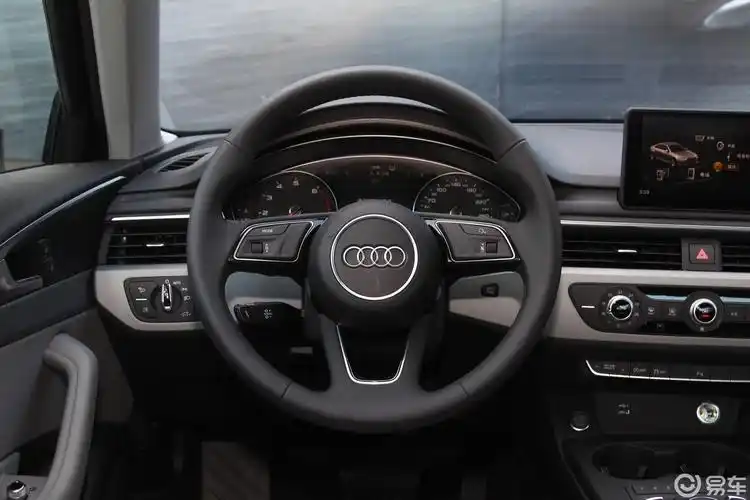 【奥迪a4l2018款30周年版 40 tfsi 进取版内饰全景正拍汽车图片-汽车