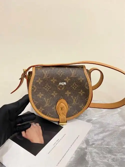 lv路易威登马鞍包tambourin斜挎小猪包