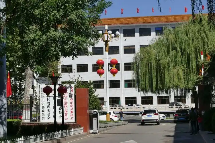 县委大门