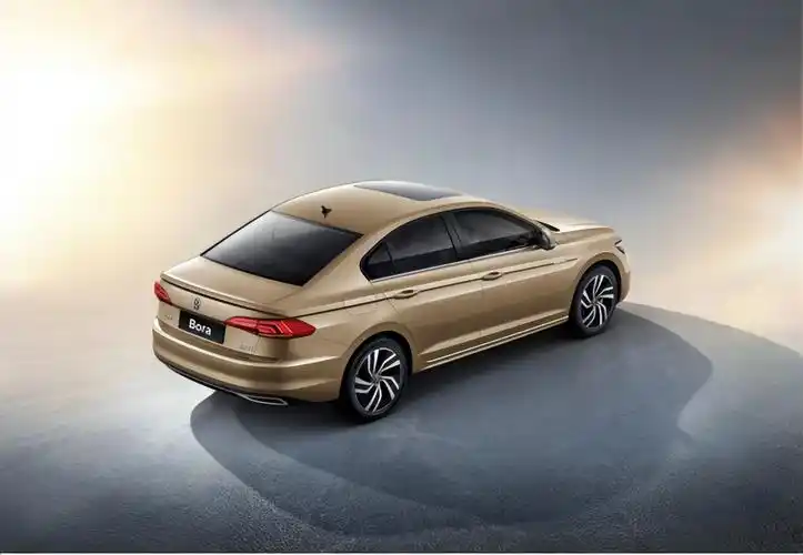 10万左右大众车(一汽-大众十万左右的车买什么好?宝来表现出众)