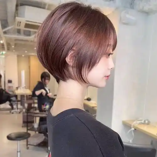 最具人气的女士短发:蓬松瘦脸,层次感满满,剪完显小10岁_头发_发型