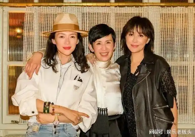 刘嘉玲章子怡吴君如罕见同框 网友惊呼瞬间被拉回那个年代