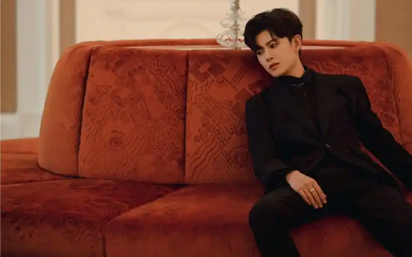 【任嘉伦|华鼎奖】2021/12/27澳门 大佬出来炸街了,走路很大步很有