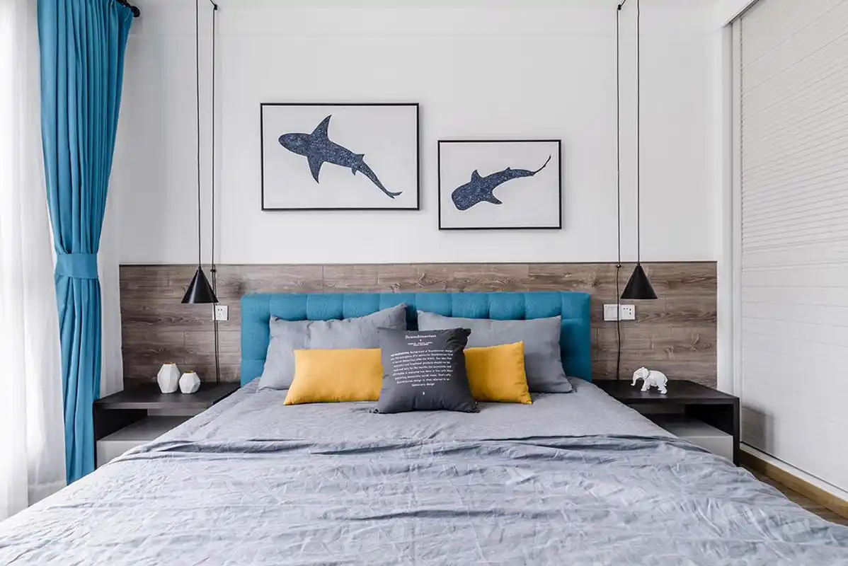 比较流行的垂线灯,也是淘宝款,设计师亲自调节灯具的高度和线的走向