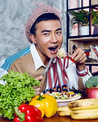 出生地:台湾省 身高:178cm 体重:70kg 生日:1972-10-7 刘畊宏简介