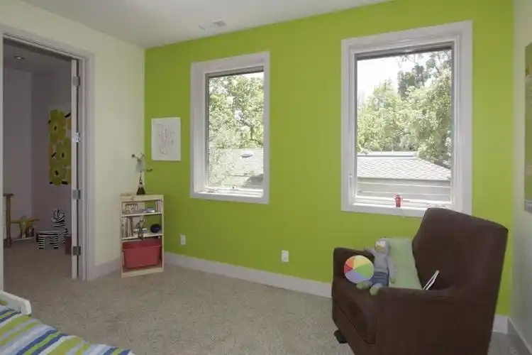 欧式别墅护眼淡绿色墙面儿童房装修效果图