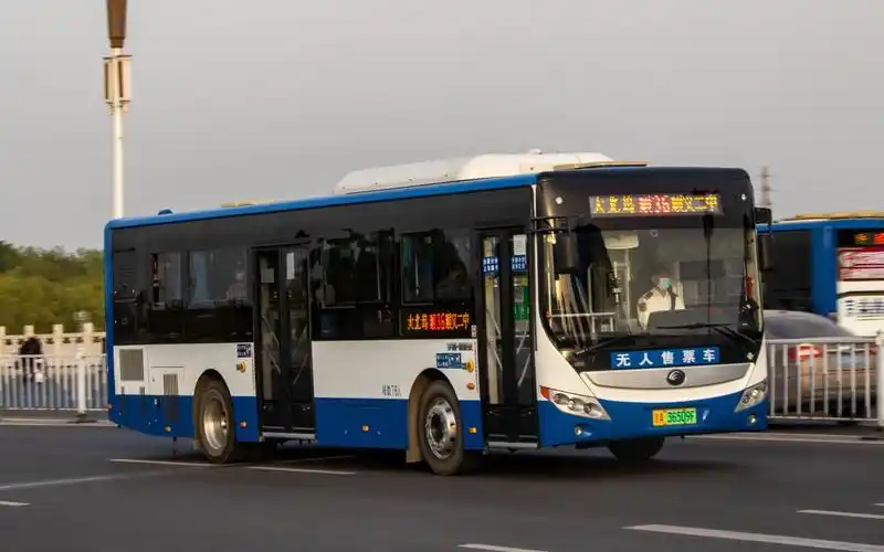 0 搭载国6玉柴发动机 配套宇通电机样车zk6105chevnpg37高清实录