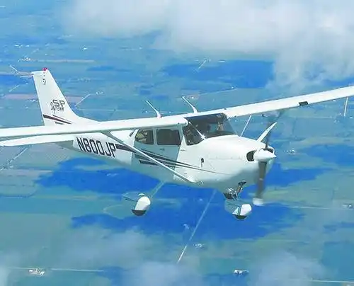 塞斯纳172是美国塞斯纳飞机公司于上世纪五十年代推出的一款经典私人