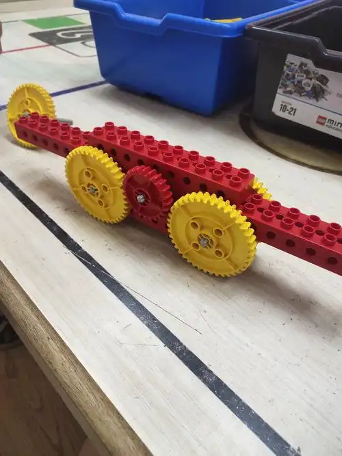 启迪乐高学员:许思祺的作品《螃蟹》