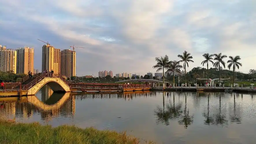 喜迎春节,公园内随处可见红灯笼广西防城港北部湾海洋文化公园