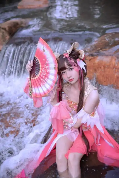 神仙小姐姐cos王者荣耀里的女性角色超级美