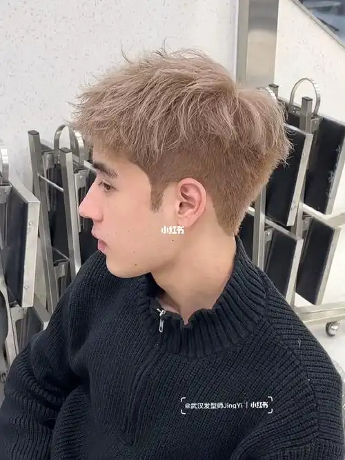 短发黄黑皮男生染什么发色气质显白