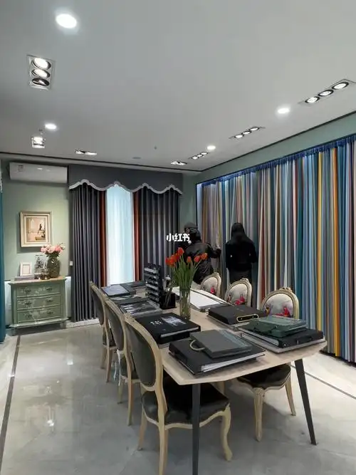 一家开在工业园里的窗帘店