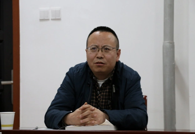 东北师范大学胡海波教授来我院做题为人的类生命与类哲学走向未来的