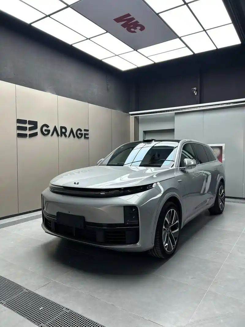 银色金属漆l7.原厂的质感,改色是代替不了的,银色金属漆装贴